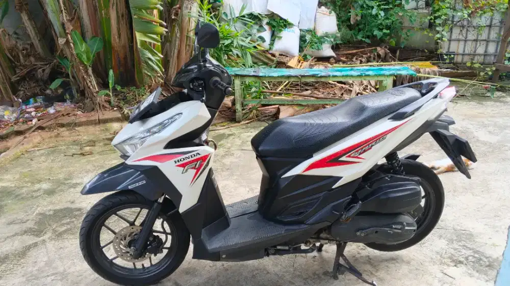 Honda Vario 125   surat lengkap  tahun 2015 pajak on plat Depok