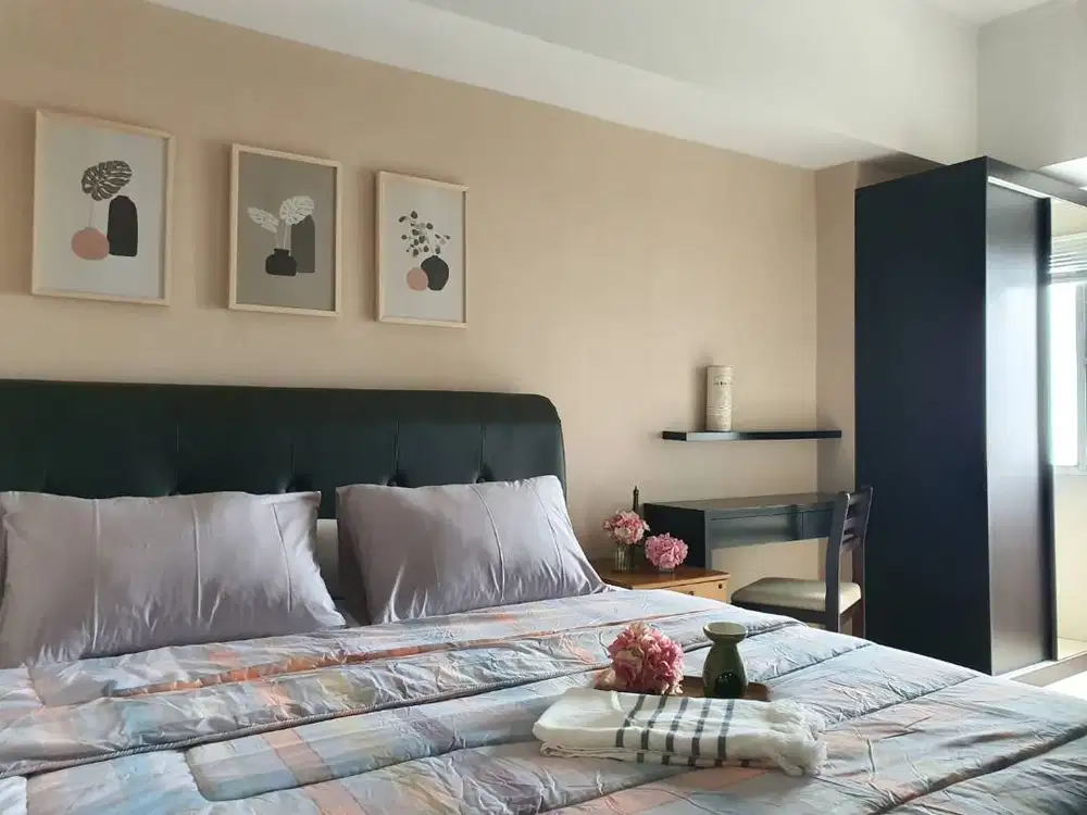 Disewakan 2 Bedroom hook minimalis view kolam renang bulanan-tahunan