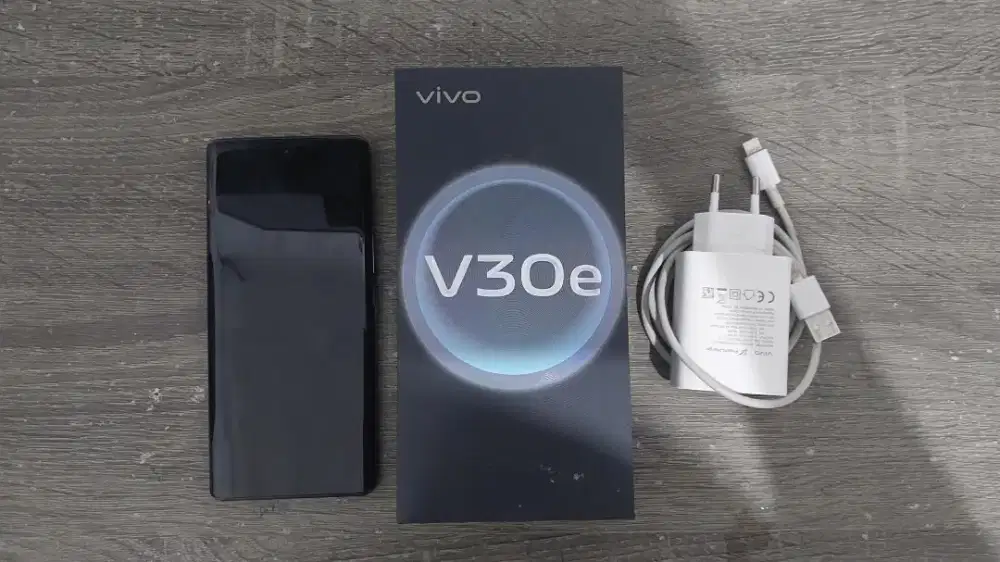 Jual Handphone Vivo V30e Bekas Lengkap dengan Box dan Charger Original