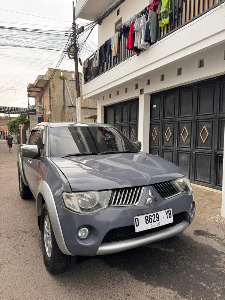 Strada triton gls 2008 istimewa