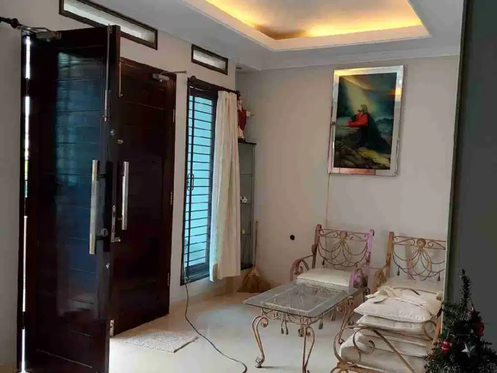Disewa Rumah Green Ville, Jakarta Barat