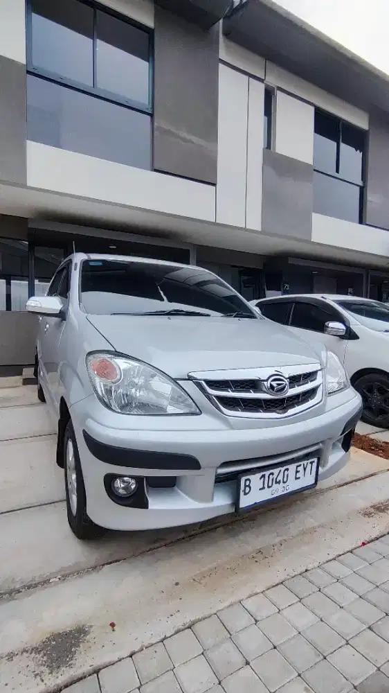 Xenia Li 1.0 Family 2011