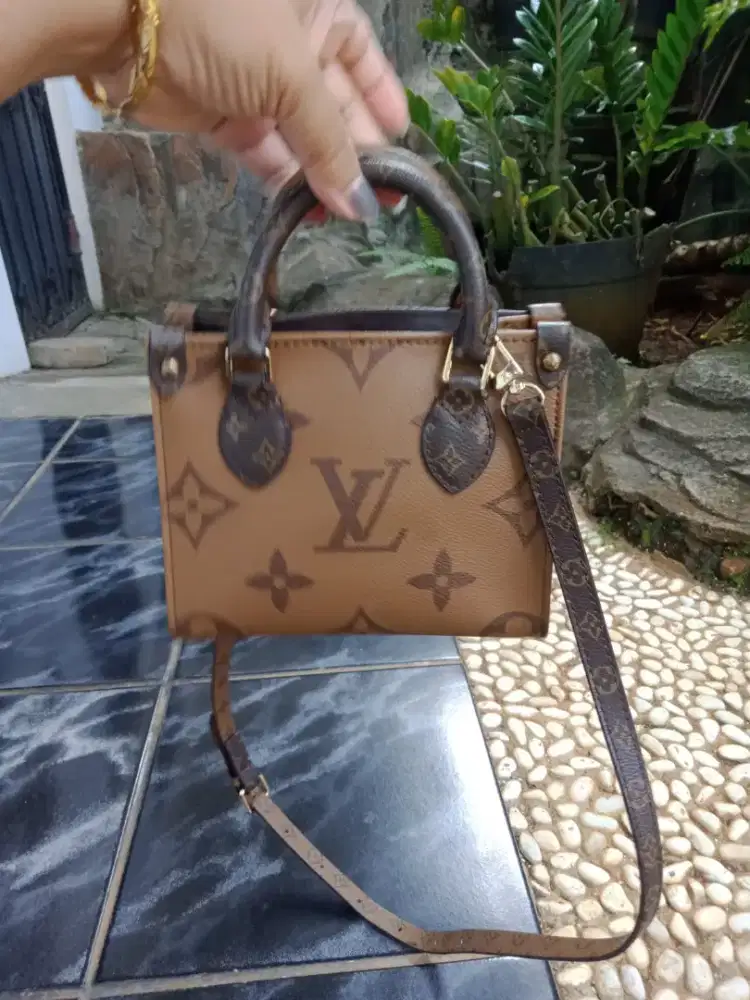 LV On The Go Petit