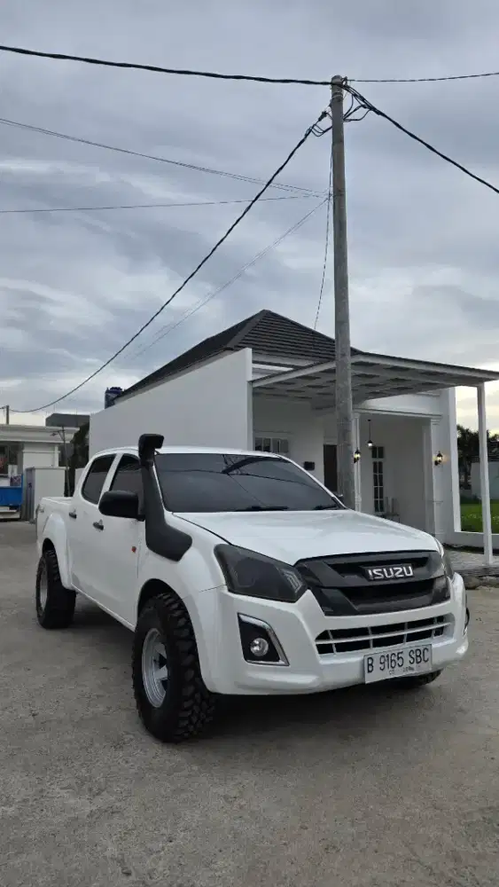 Isuzu dmax 2.5 td 4x4 manual tahun 2018