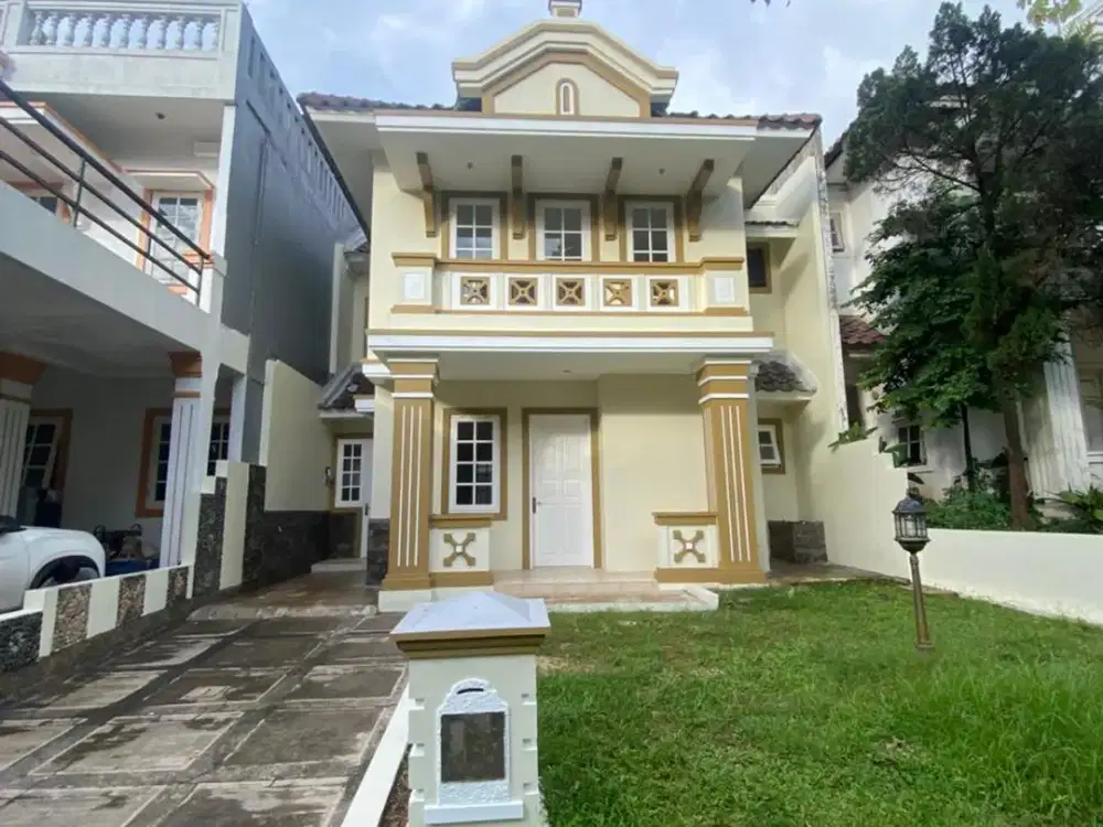 Rumah 2 Lantai Lega dan Banyak Kamar di Legenda Wisata Cibubur