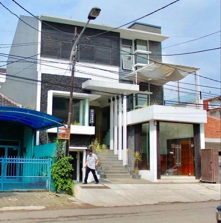 Rumah Kantor Multi Fungsi Sayap Karapitan Burangrang Pusat Kota