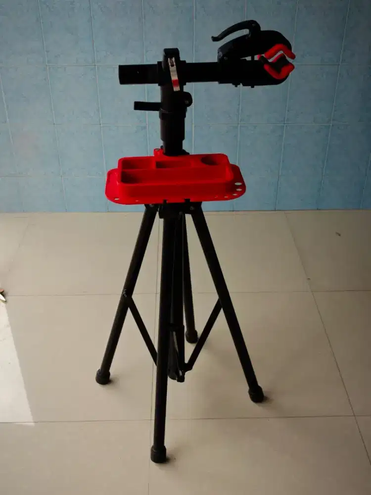 Service stand sepeda balap