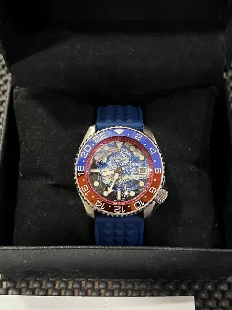 Seiko Diver’s GMT Custom Van Gogh’s The Starry Night