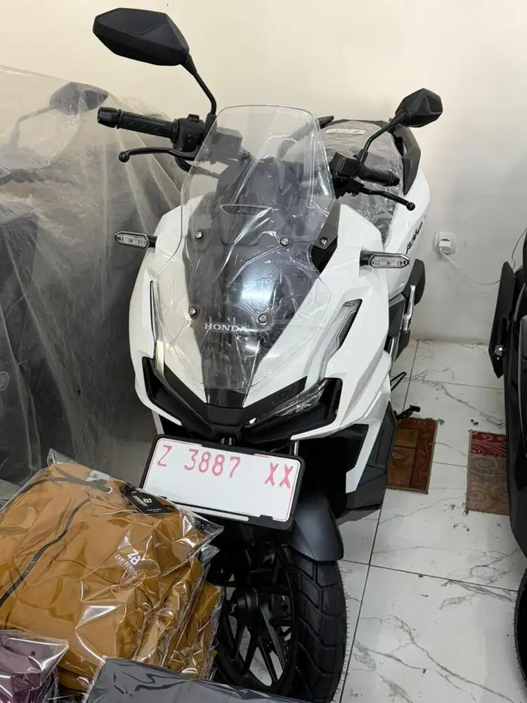 ADV 150 CBS PUTIH