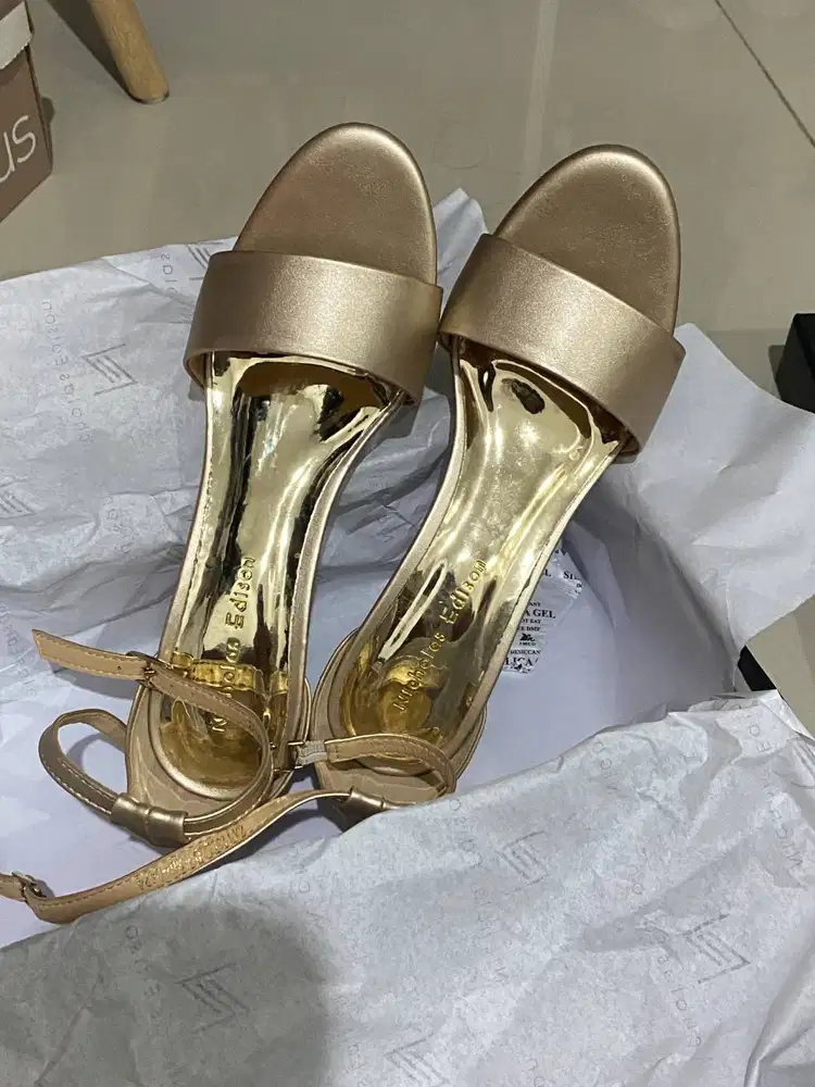 Nicholas Edison Heels