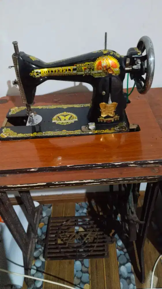Mesin Jahit hanya beberapa kali dipakai