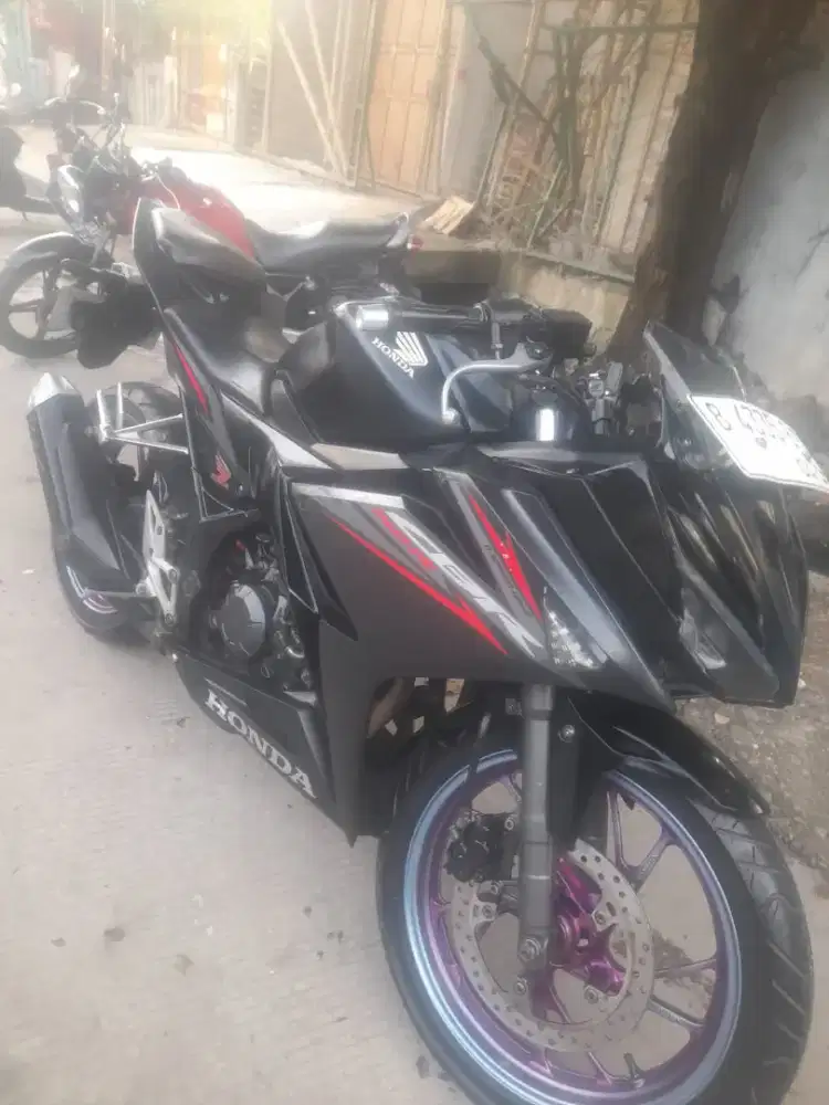 Honda CBR New Facelit LED 150CC Tahun 2018 PajakHidup Siap tancap Gass
