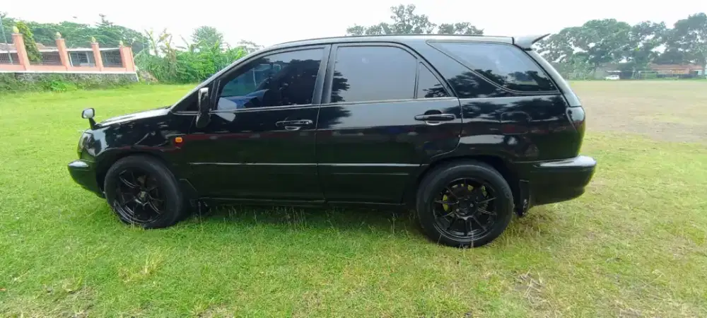 Toyota harier tahun 2000