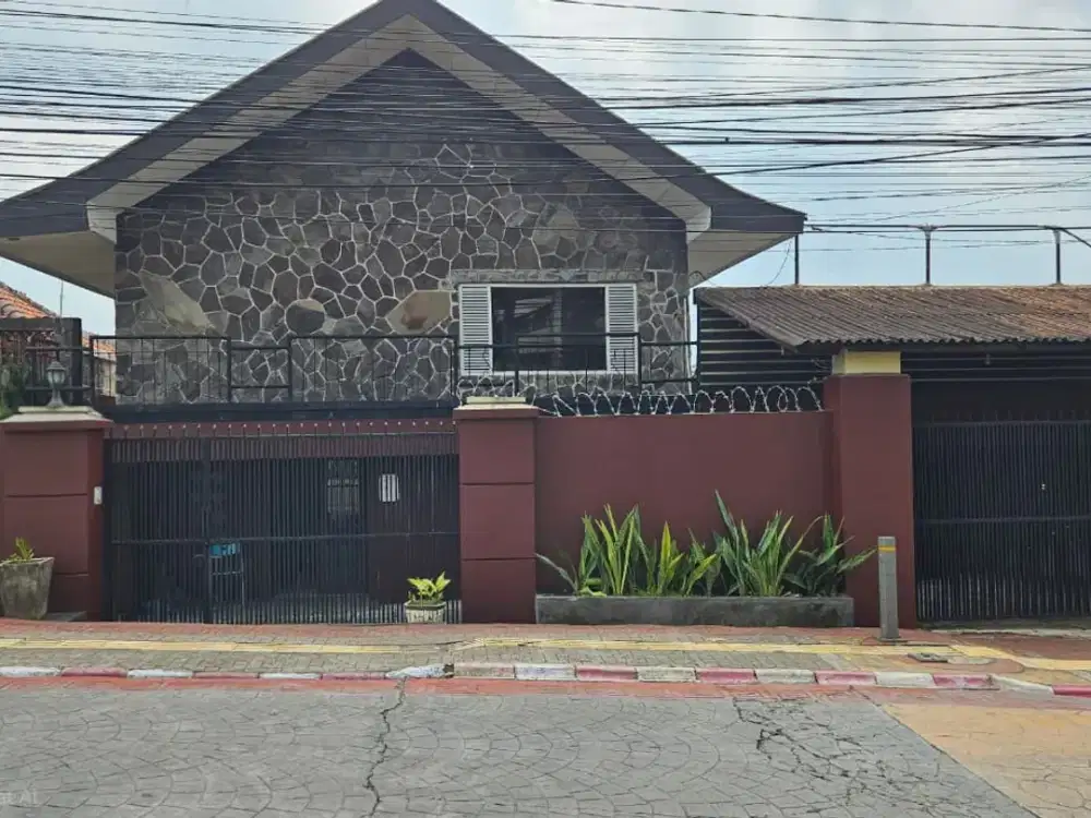 Rumah 2 Lantai Lokasi Premium Seberang Kampus Kesatuan Bogor (potensial Kost/Usaha)