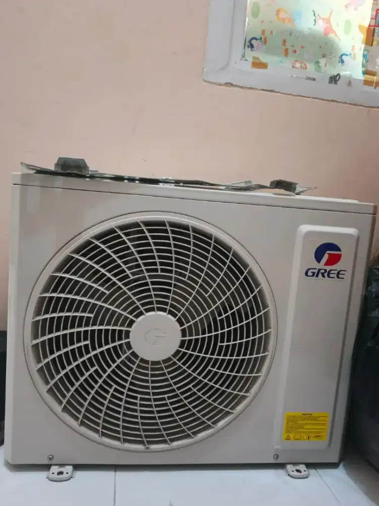 Ac gree indoor+outdoor+selang 1,5 Pk