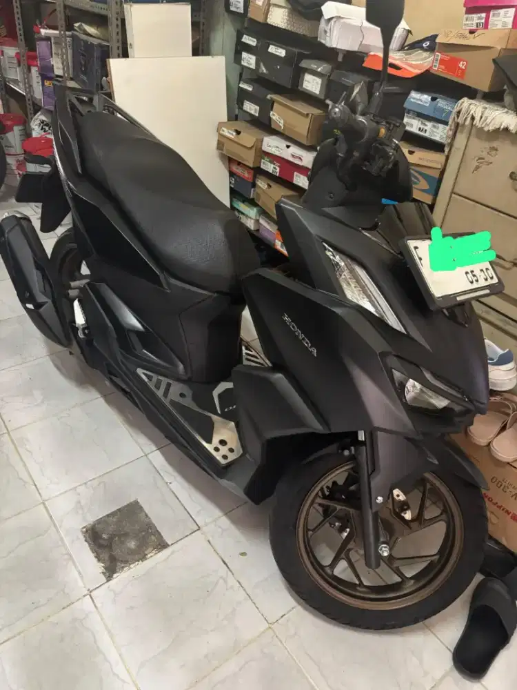 Motor vario cbs 2025 dp 0% warna hitam