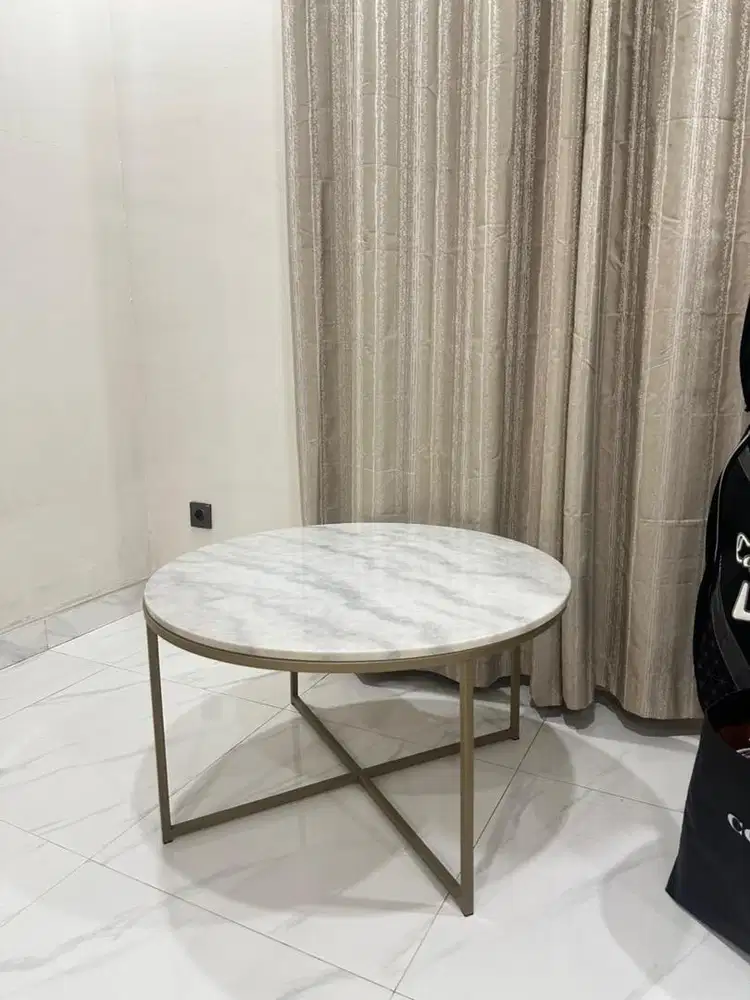 FOR SALLE TABLE MARMER INFORMA GOOD CONDITION