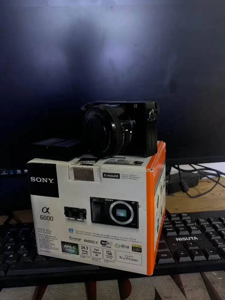 Jual cepat sony a6000 lensa 16-50mm boks
