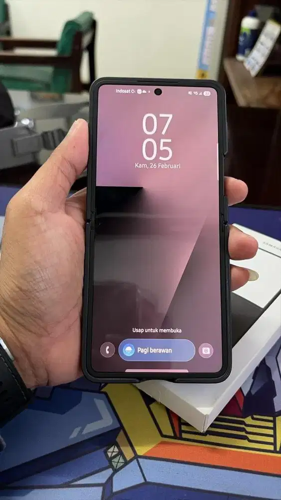 Samsung galaxy Z Flip7 512 like new