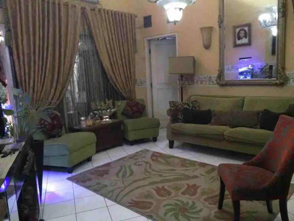 Dijual Cepat Rumah Di Pinggir Jalan Utama Cocok Untuk Rumah Hunian dan Usaha Di Kencana Loka BSD