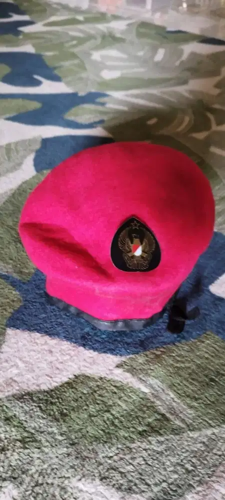 TOPI KABARET ANAK MERAH
