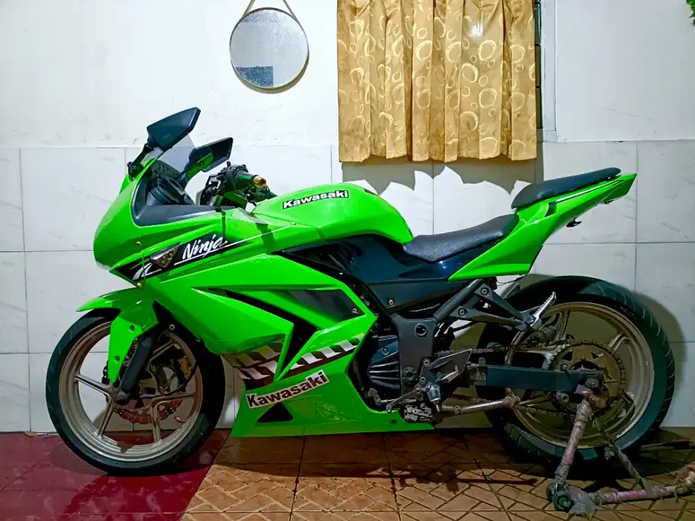 Ninja 250 tahun 2009/tt boleh gan cash lebih bagus