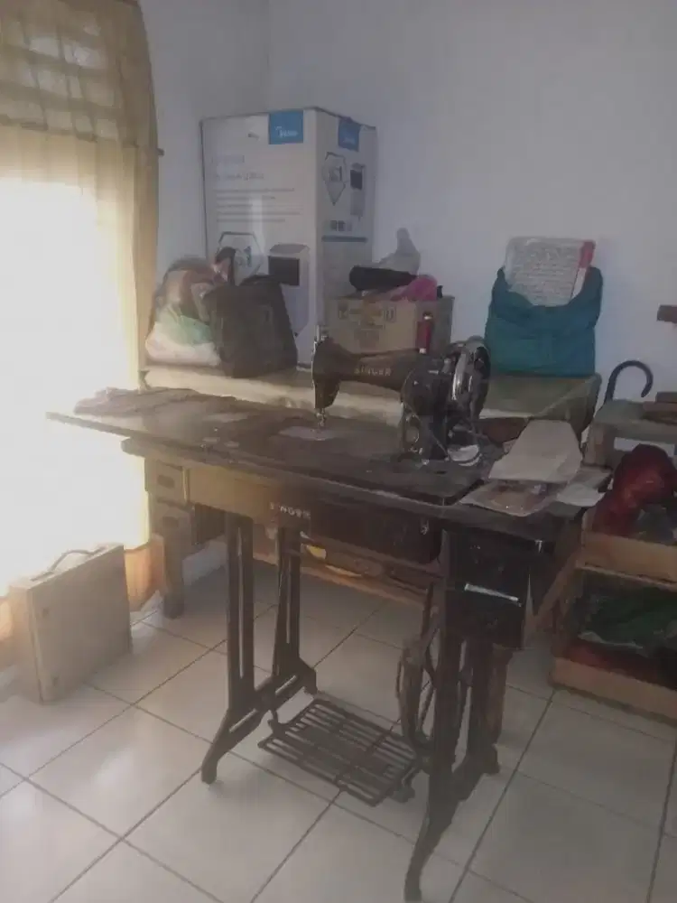 Mesin jahit antik singer