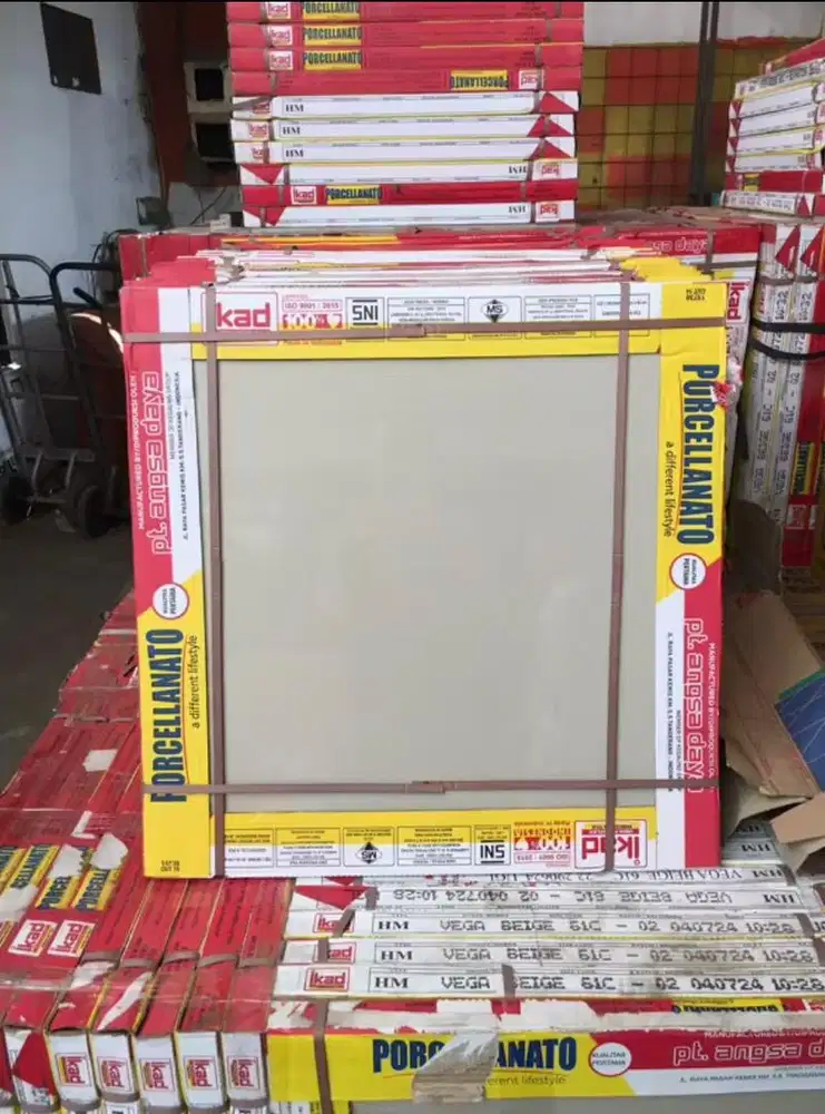 Granit Ikad Cream Polos 60x60