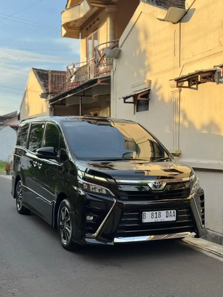 Voxy 2.0 2017 LOW KM Rawatan sepenuh hati !!