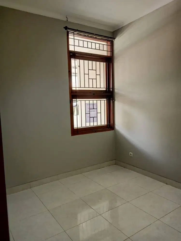 Rumah 2 Lantai Siap Huni di Cherry field