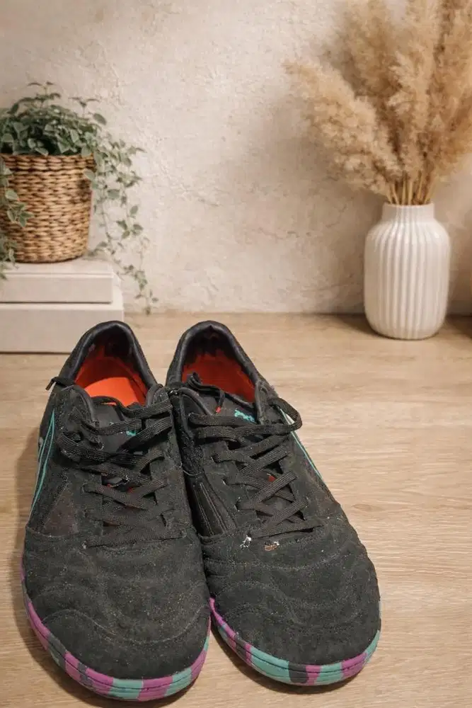 Jual Sepatu Adidas Bekas