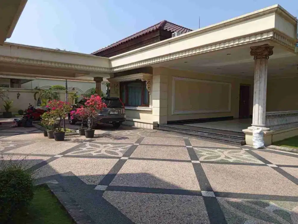 DI JUAL RUMAH MEWAH + PRIVATE POOL, LOKASI PREMIUM DI JEMUR ANDAYANI - SURABAYA

Luas Bangunan BESAR, Halaman LUAS, Lokasi PREMIUM!

 *Jemur Andayani – Surabaya*

 Super Rare Unit!

 Spesifikasi: 

▪ LT 1.410 m² (40x35)

▪ LB 722 m²

▪ KT 4 +2 / KM 5+1

▪