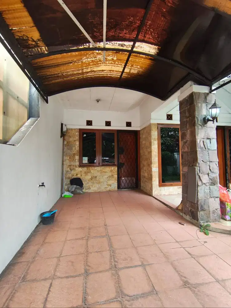 Rumah Bagus Nyaman Dalam Komplek Batununggal