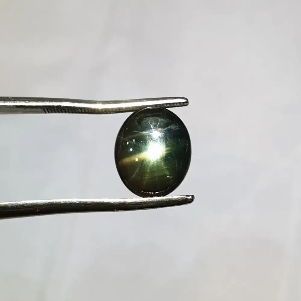 Natural Star Sapphire 5.65 crt