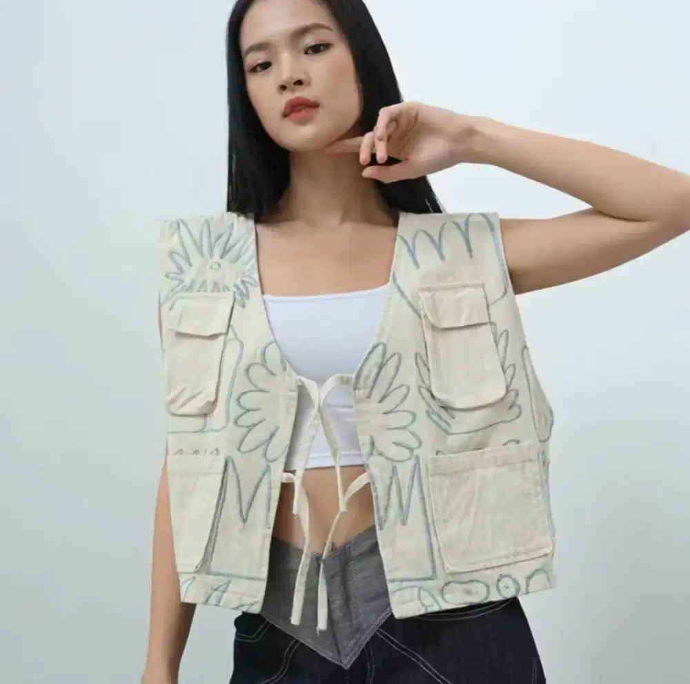 Vest Byroo warna sand