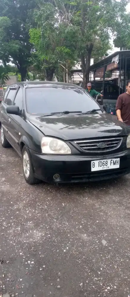 KIA Carens II tahun 2005