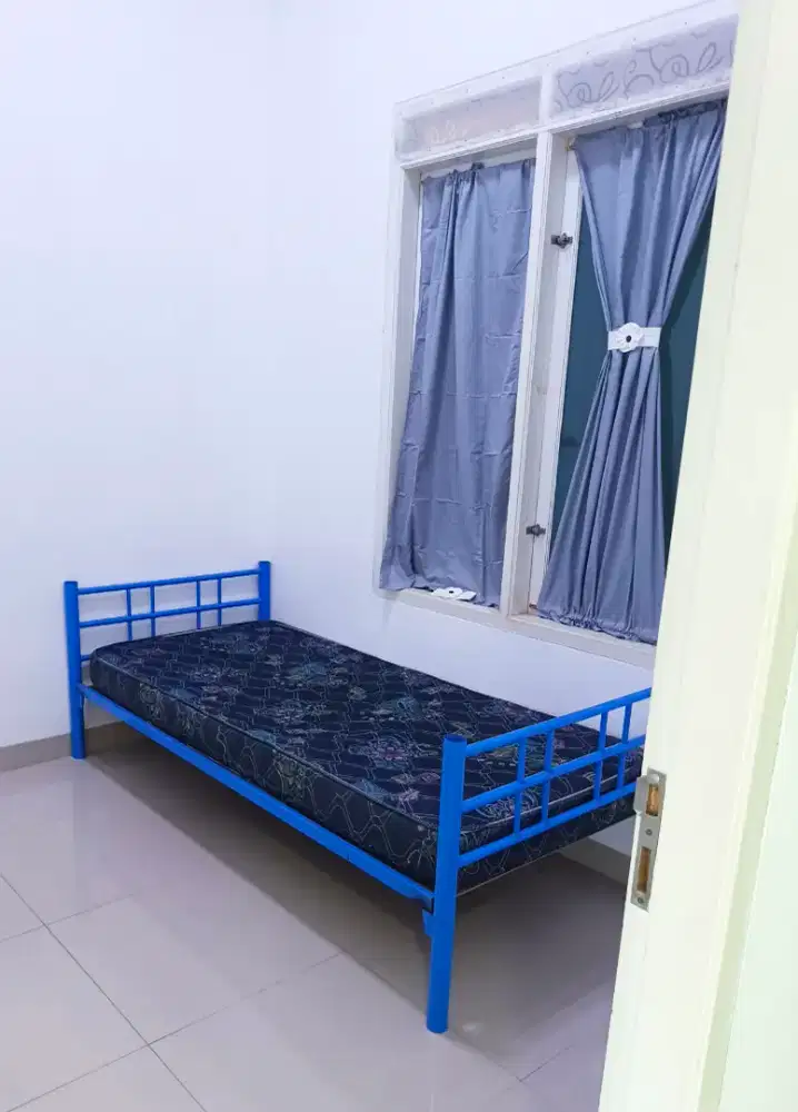 Dipan besi + kasur 

Dijual dipan besi + kasur nya. 
Ukuran 100x200