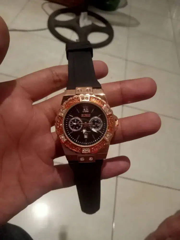 Jam Tangan GUESS Wanita