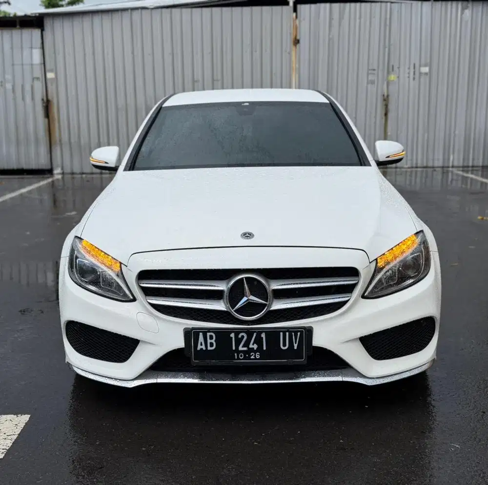 Mercedes Benz C200 AMG 2018 Km 20 Ribuan