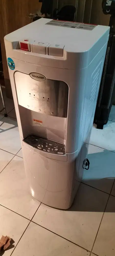 Dispenser Sharp swd 72ehl wh