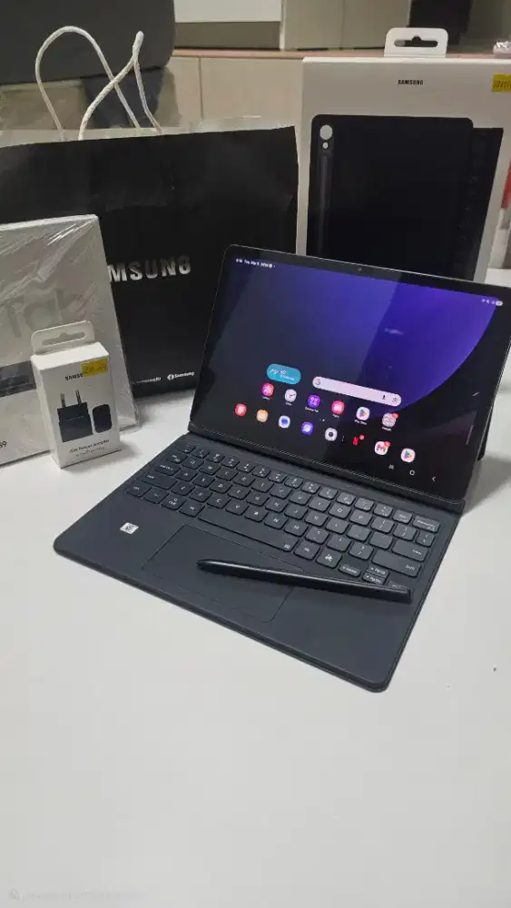 Seken like new Samsung Tab S9 (wifi) 8/128 bukan FE