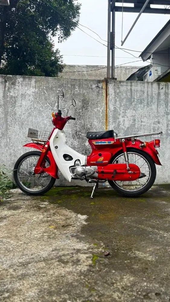 Honda C70 tahun 1976