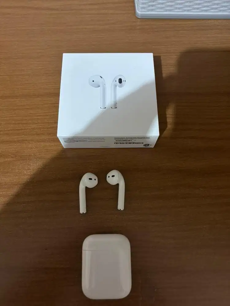Airpods Gen 2 With Charging Case