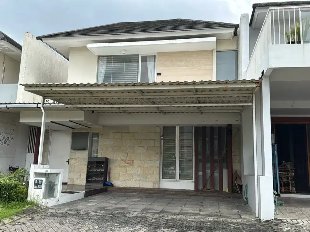 Royal Residence- Wiyung