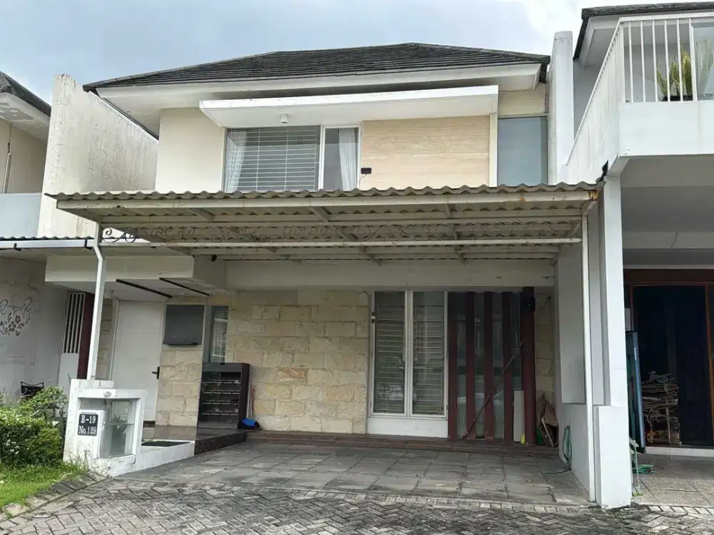 Royal Residence- Wiyung