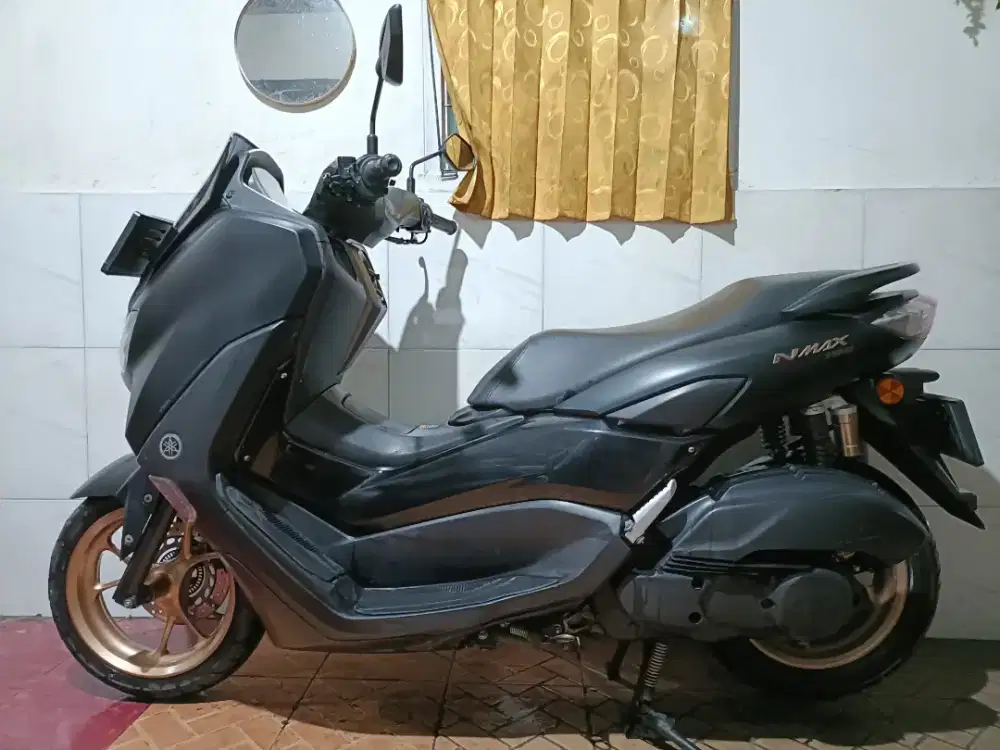 Nmax tahun 2022 full original/tt boleh gan cash lebih bagus