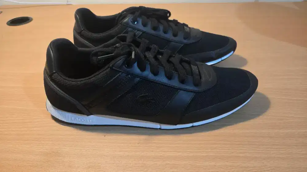 Sepatu Lacoste Hitam