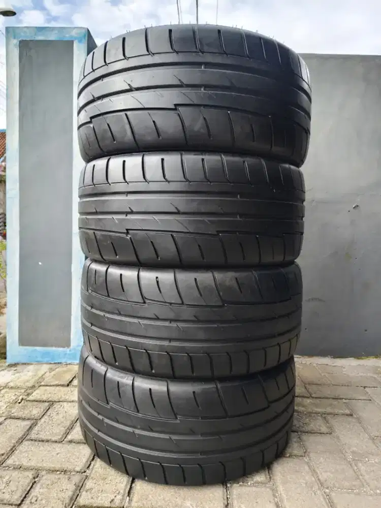 Ban CHAMPIRO SX2 R18 245/40 95%