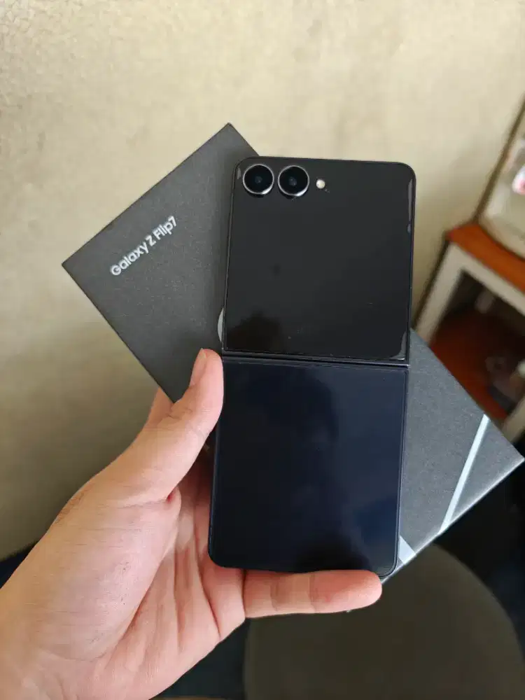 Samsung Z Flip 7 5G 12/512 fullset garansi panjang