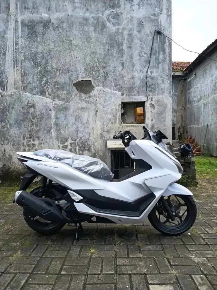 HONDA PCX 160 CBS PUTIH